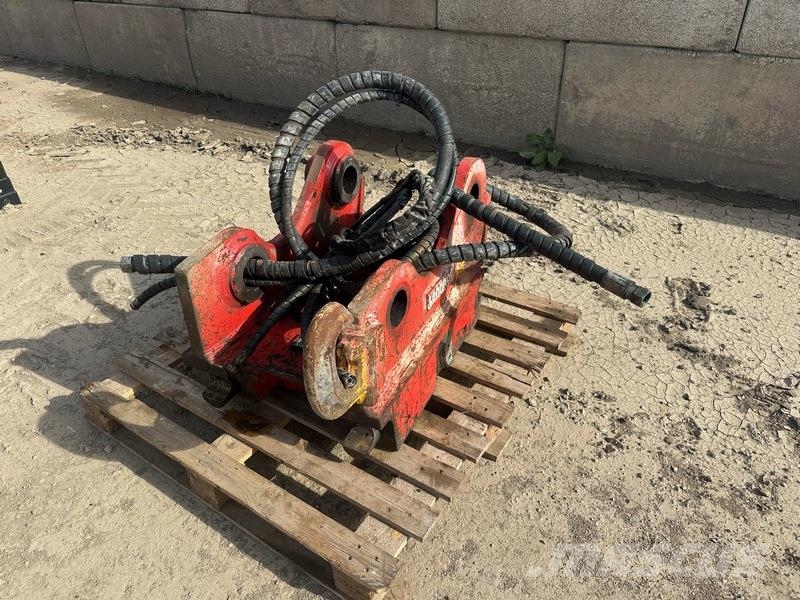 Lehnhoff SQ 80V LSC Quick Hitch With Digging Bucket Buckets