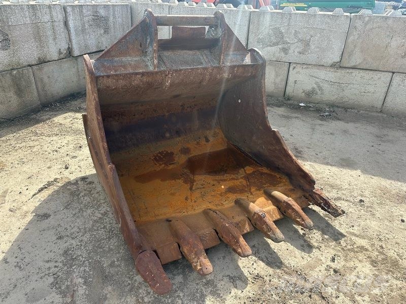 Lehnhoff SQ 80V LSC Quick Hitch With Digging Bucket Buckets