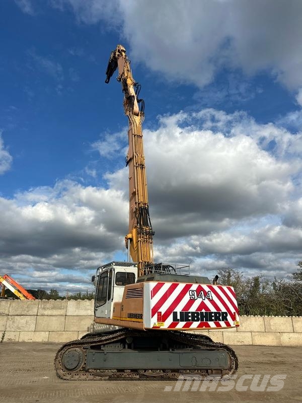 Liebherr R944 V Rivningsgrävare