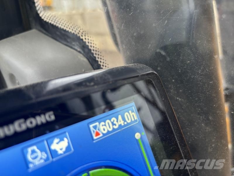 LiuGong CLG915 with Blade Crawler excavators