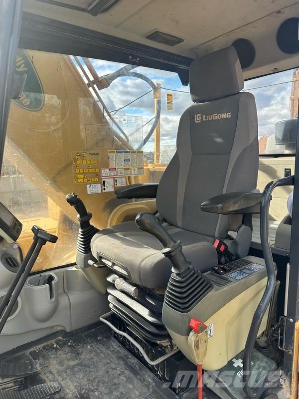 LiuGong CLG925E Bandgrävare