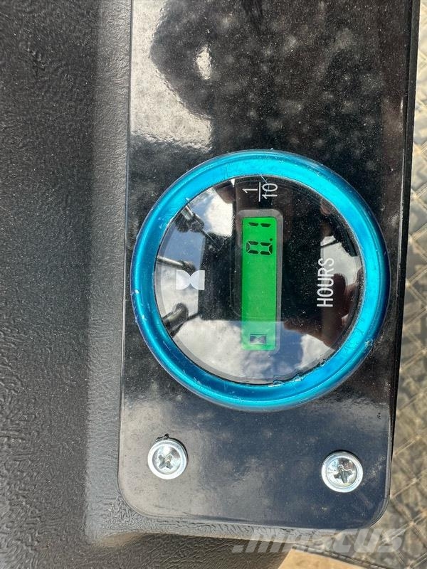 Nuoman NM-E12 Minigraafmachines < 7t