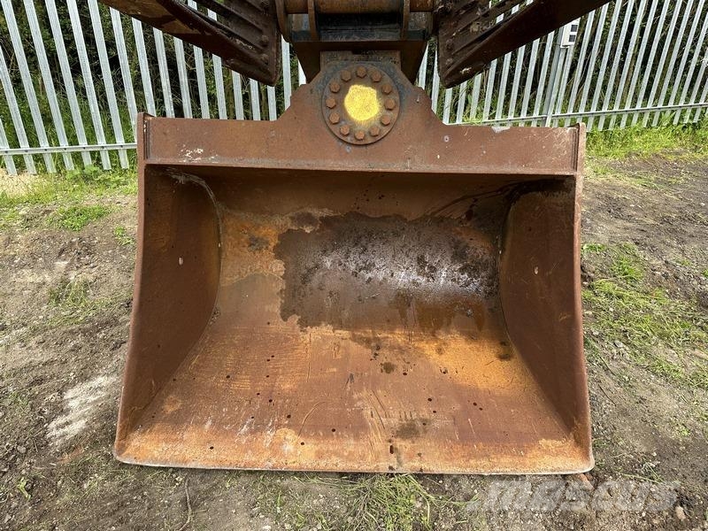 UM 6ft Hydraulic Tilt Bucket Schaufeln