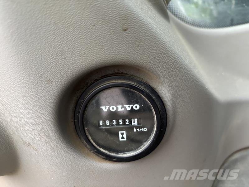 Volvo ECR355 EL 대형 굴삭기 29톤 이상