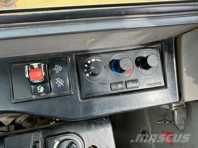 Volvo ECR88D 小型挖掘机