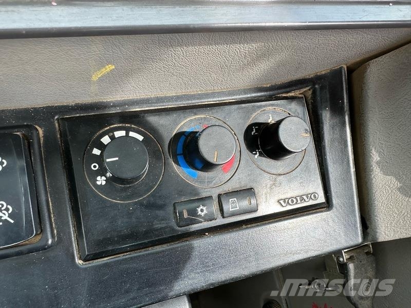 Volvo ECR88D 小型挖掘机