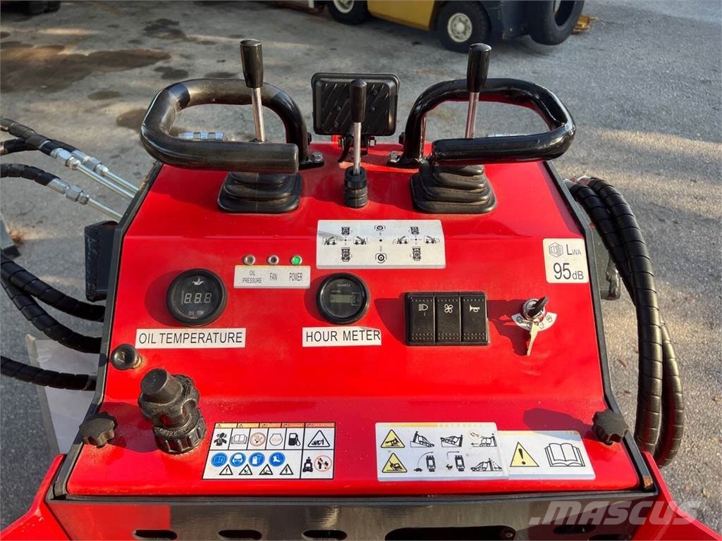 EGN EG360 SKID LOADER Otros camiones