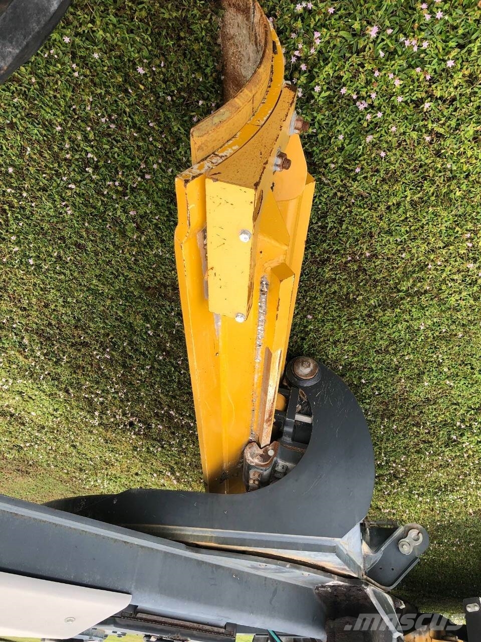 John Deere 670 GP MOTOR GRADER شاحنات أخرى