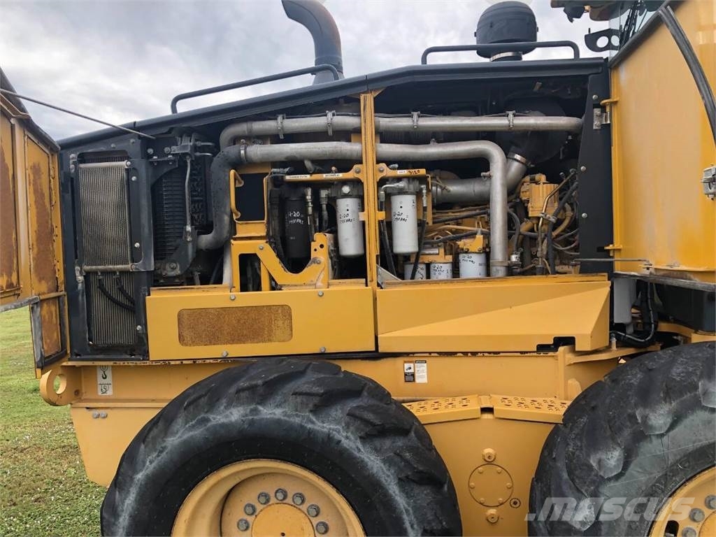 John Deere 670 GP MOTOR GRADER شاحنات أخرى