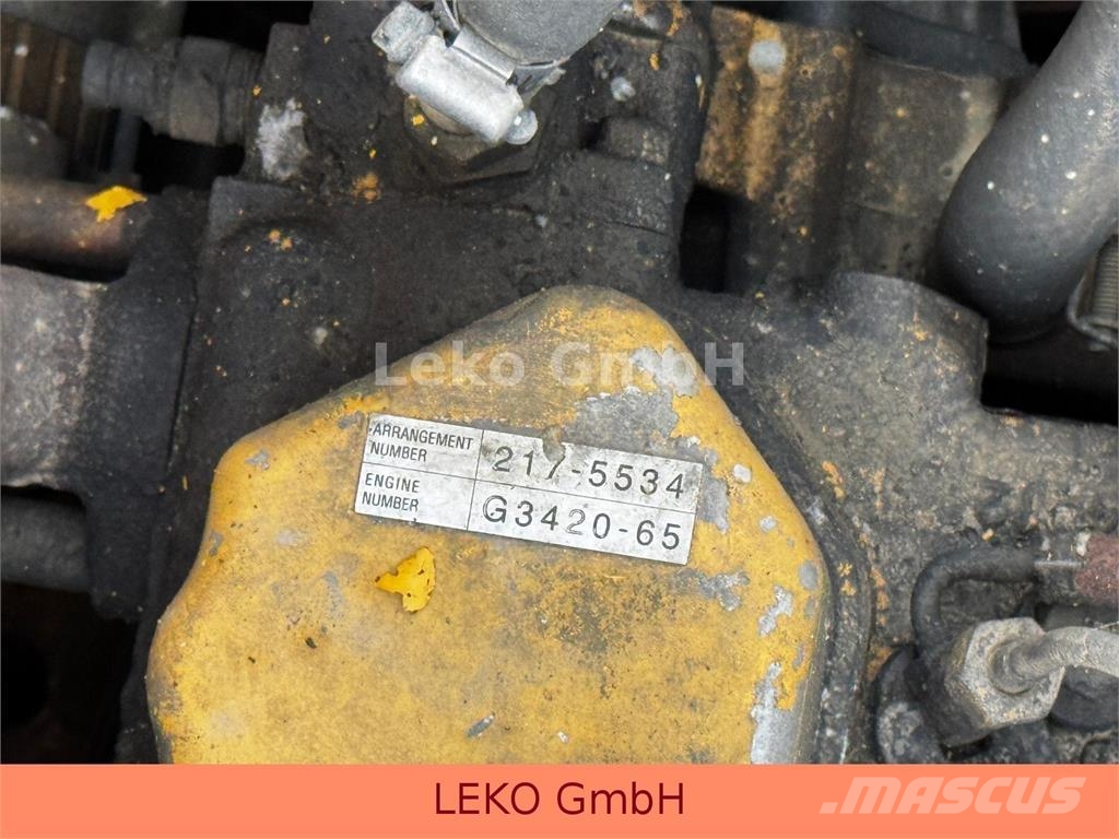 CAT 311C Mit Zwei Löffeln Rupsgraafmachines