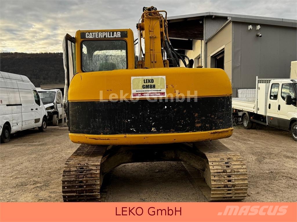 CAT 311C Mit Zwei Löffeln Rupsgraafmachines