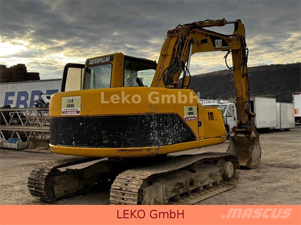 CAT 311C Mit Zwei Löffeln Rupsgraafmachines