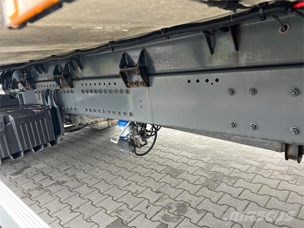 DAF CF 370 Temperature controlled trucks