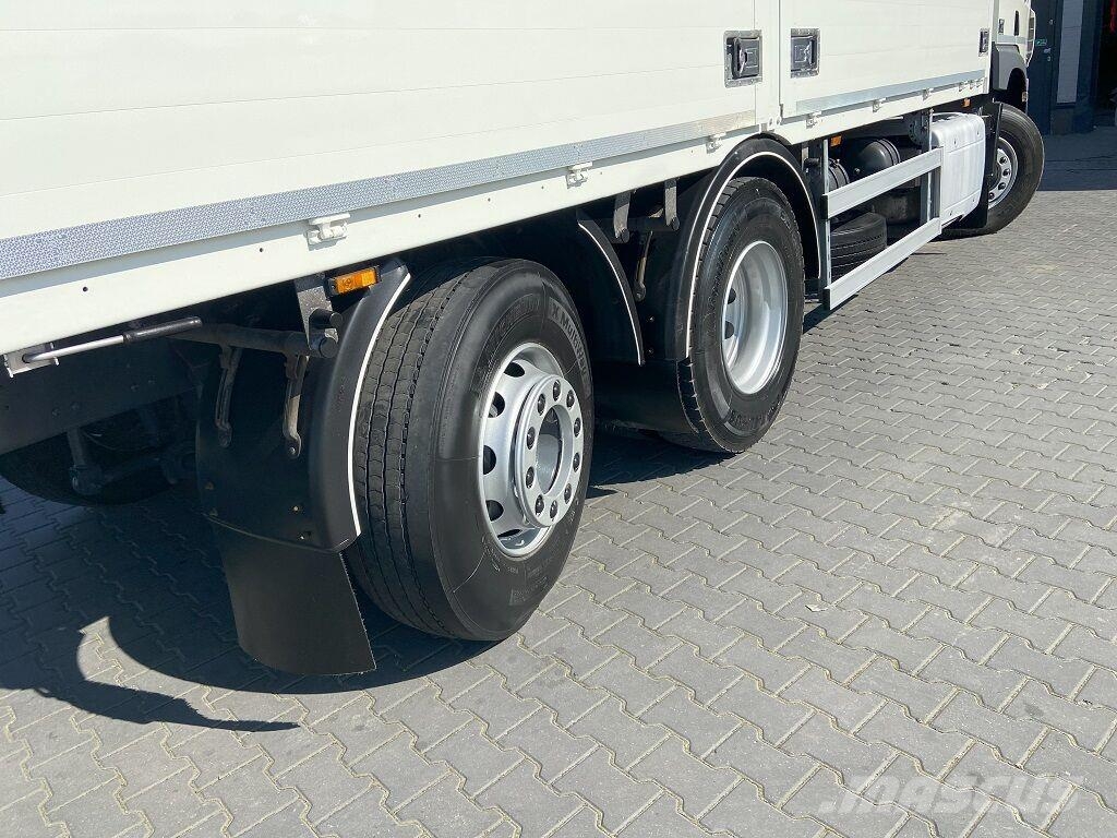 DAF CF / 400 / ACC / EURO 6 / PRZEWOZU NAPOJÓW / OŚ SK شاحنات بدرجة حرارة قابلة للضبط