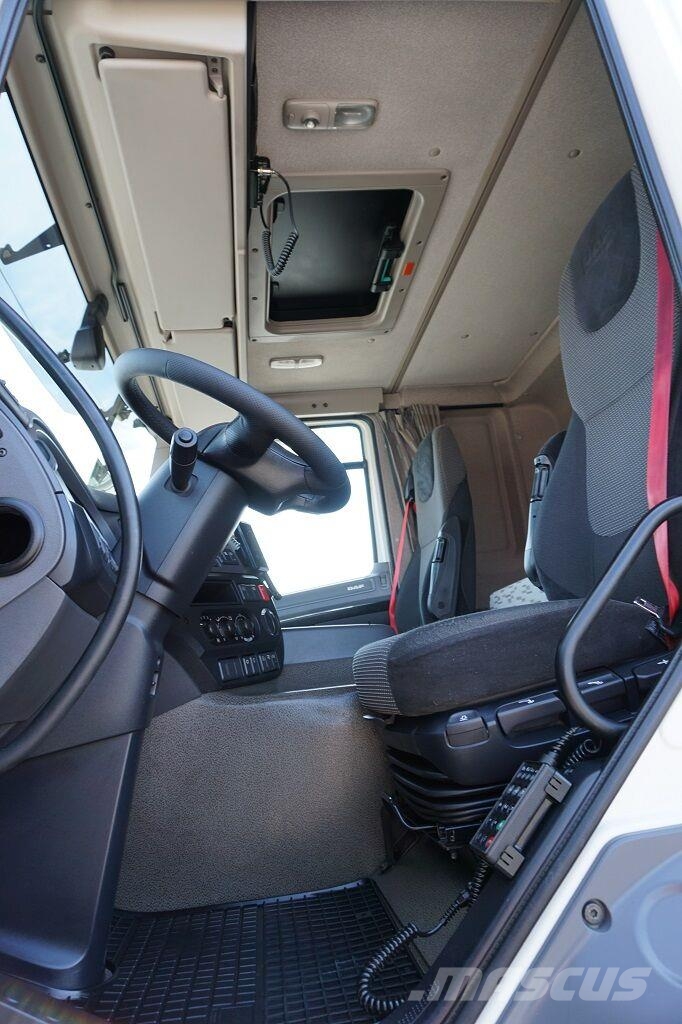 DAF CF / 400 / ACC / EURO 6 / PRZEWOZU NAPOJÓW / OŚ SK شاحنات بدرجة حرارة قابلة للضبط
