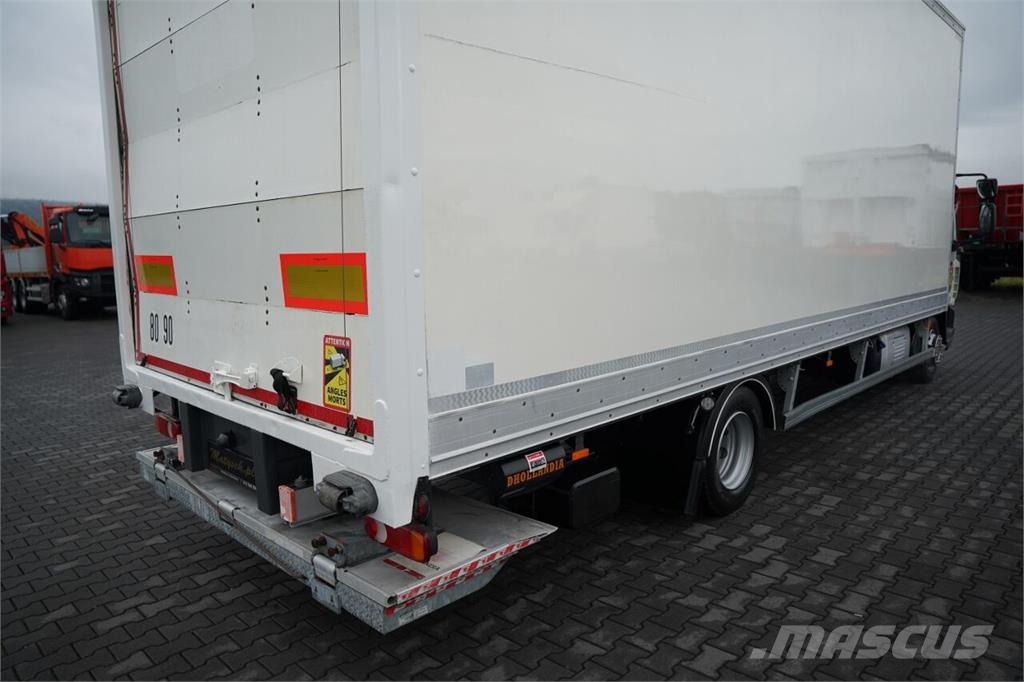 DAF LF 210 / 4x2 / KONTENER - 7 M / WINDA DHOLLANDIA Camion Fourgon