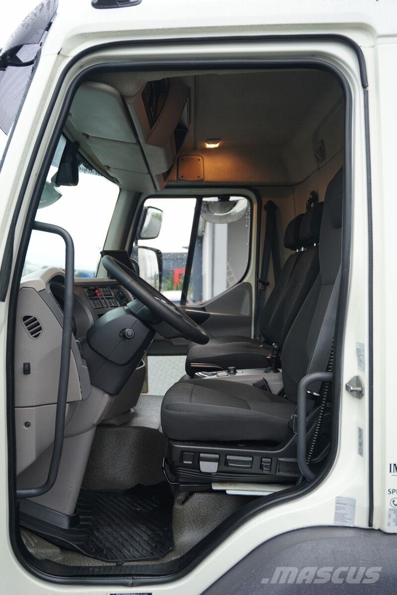 DAF LF 210 / 4x2 / KONTENER - 7 M / WINDA DHOLLANDIA Camion Fourgon