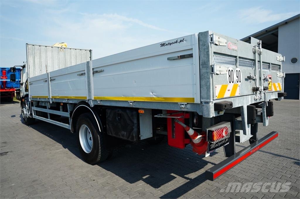 DAF LF 250 / 4x2 / SKRZYNIOWY 7,3 m / HDS HYVA HB150XE Camiones plataforma