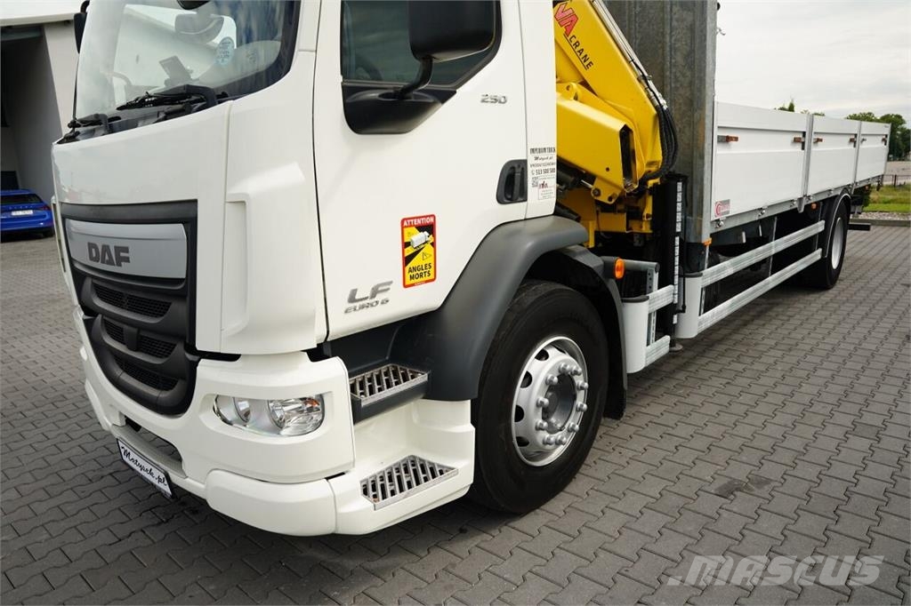 DAF LF 250 / 4X2 / SKRZYNIOWY - 7.3 + HDS HYVA HB 150X Camiones plataforma