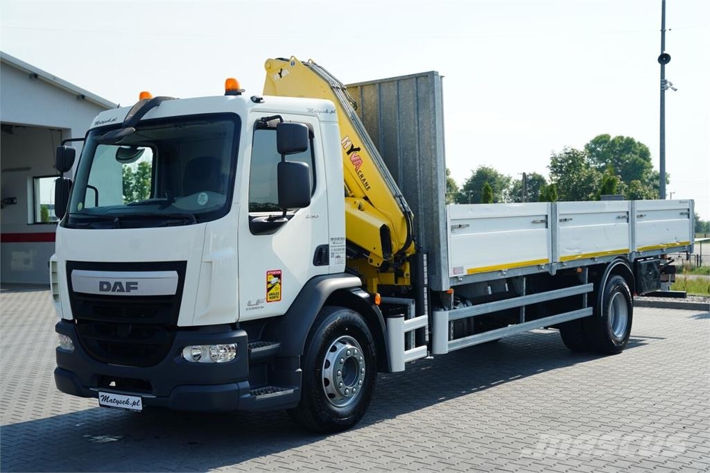 DAF LF 250 / 4x2 / SKRZYNIOWY 7,3 m / HDS HYVA HB150XE Camiones plataforma