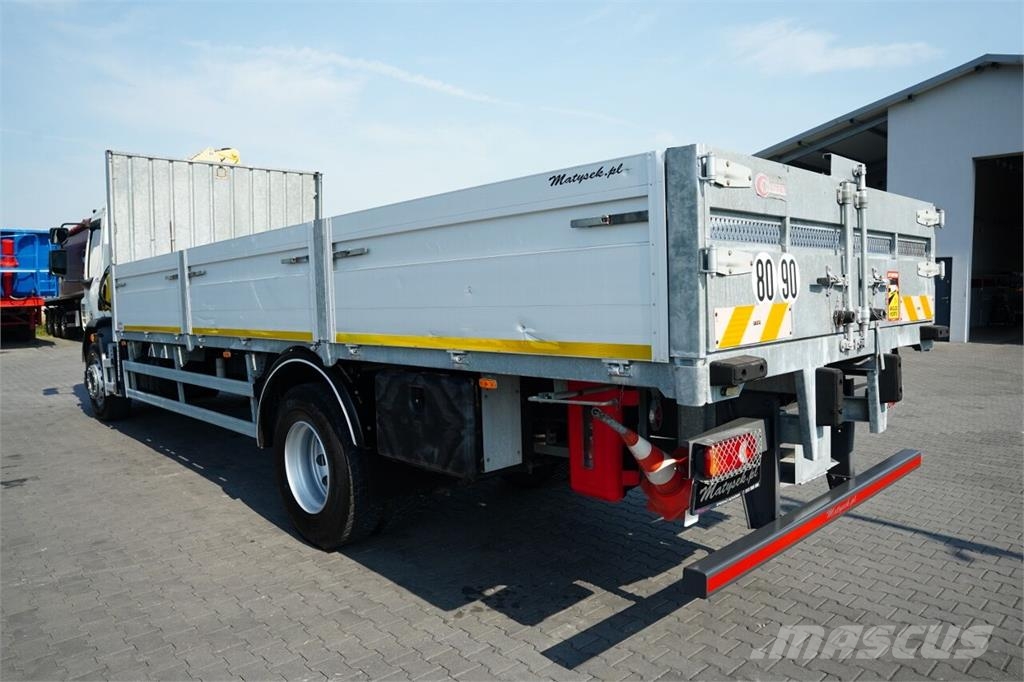 DAF LF 250 / 4x2 / SKRZYNIOWY 7,3 m / HDS HYVA HB150XE Camiones plataforma