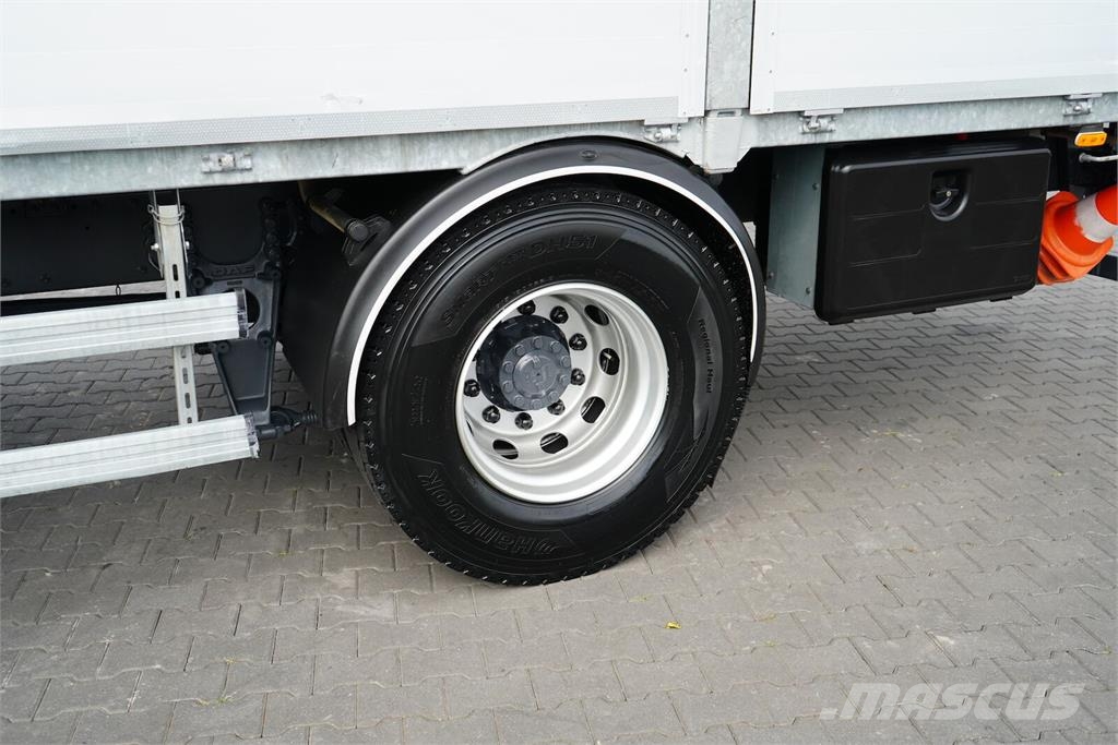 DAF / LF / 250 / SKRZYNIOWY + HDS / HYVA HB-150 / PILO Camiones de cama baja