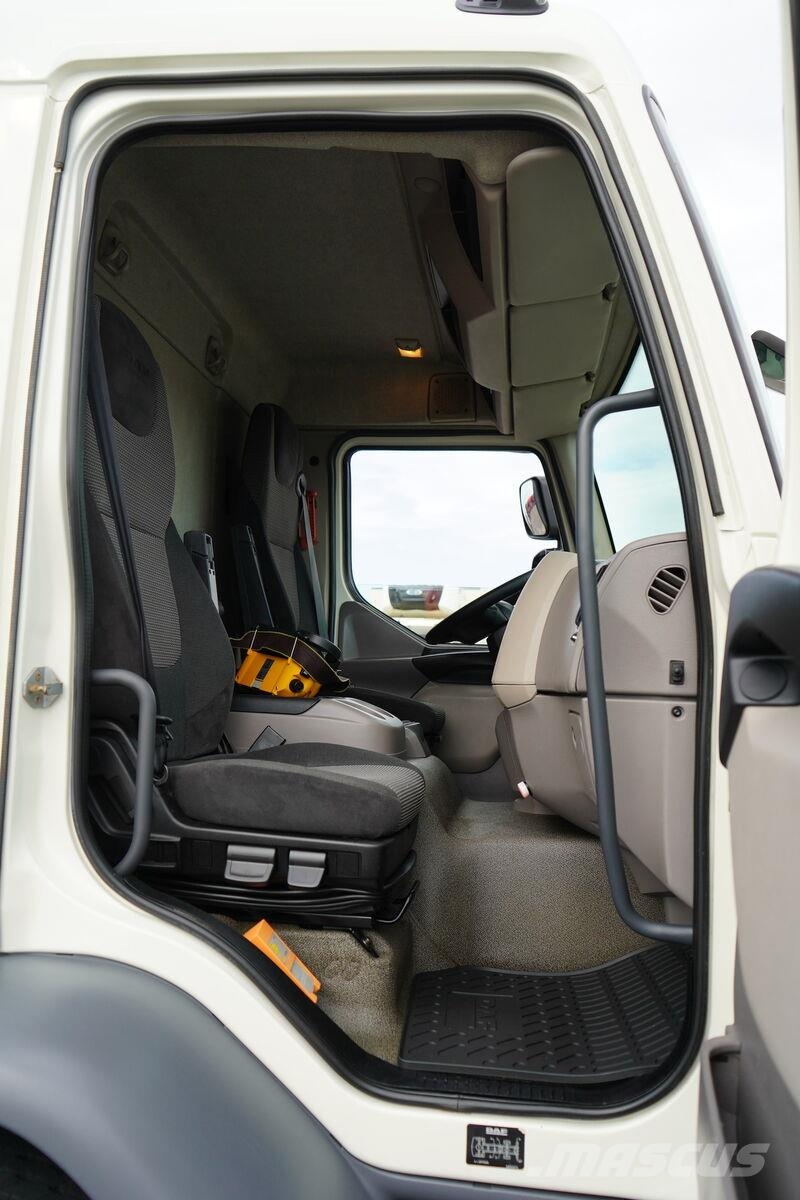DAF / LF / 250 / SKRZYNIOWY + HDS / HYVA HB-150 / PILO Camiones de cama baja