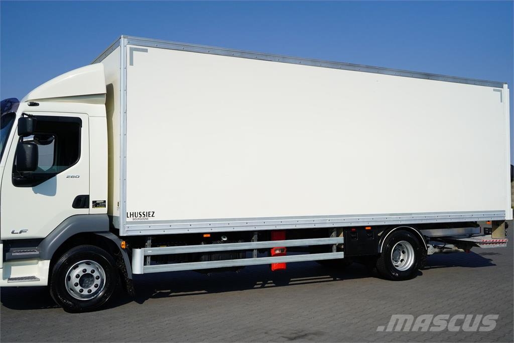 DAF LF / 260 / ACC / EURO 6 / KONTENER + WINDA / 18 PA Camion Fourgon