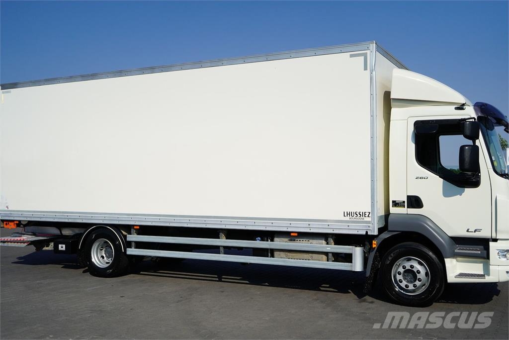 DAF LF / 260 / ACC / EURO 6 / KONTENER + WINDA / 18 PA Camion Fourgon