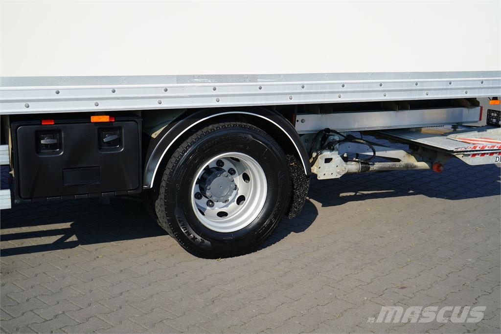 DAF LF / 260 / ACC / EURO 6 / KONTENER + WINDA / 18 PA Camion Fourgon