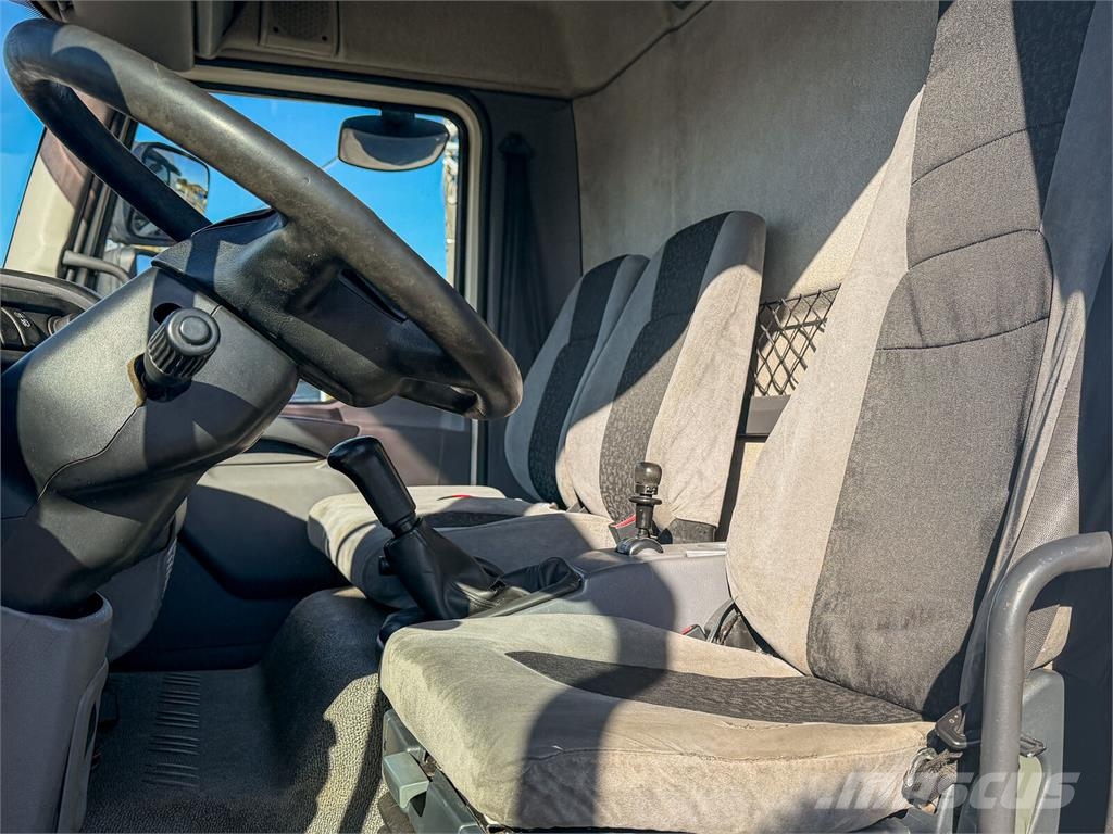DAF LF 45.220 ABROLLKIPPER + PALFINGER PK 7001 FUNK شاحنات الرافعات الخطافية