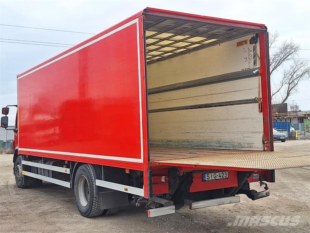DAF LF 55.220 Koffer + DHollandia LBW 2500 kg Camiones con caja de remolque