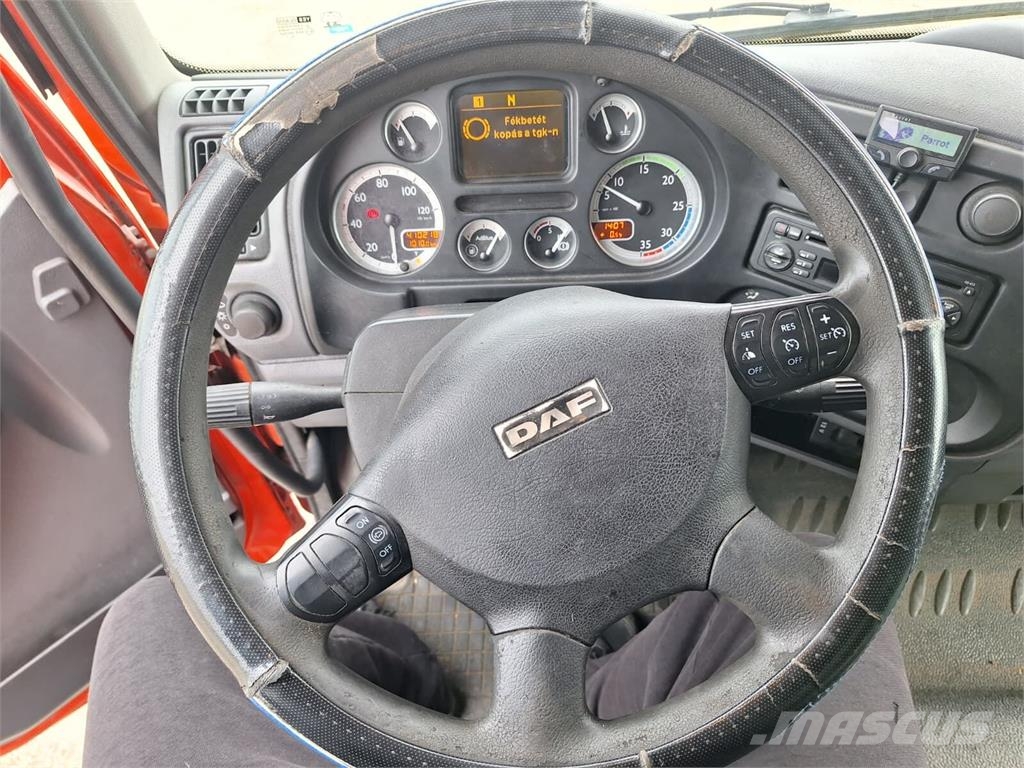 DAF LF 55.220 Koffer + DHollandia LBW 2500 kg Camiones con caja de remolque