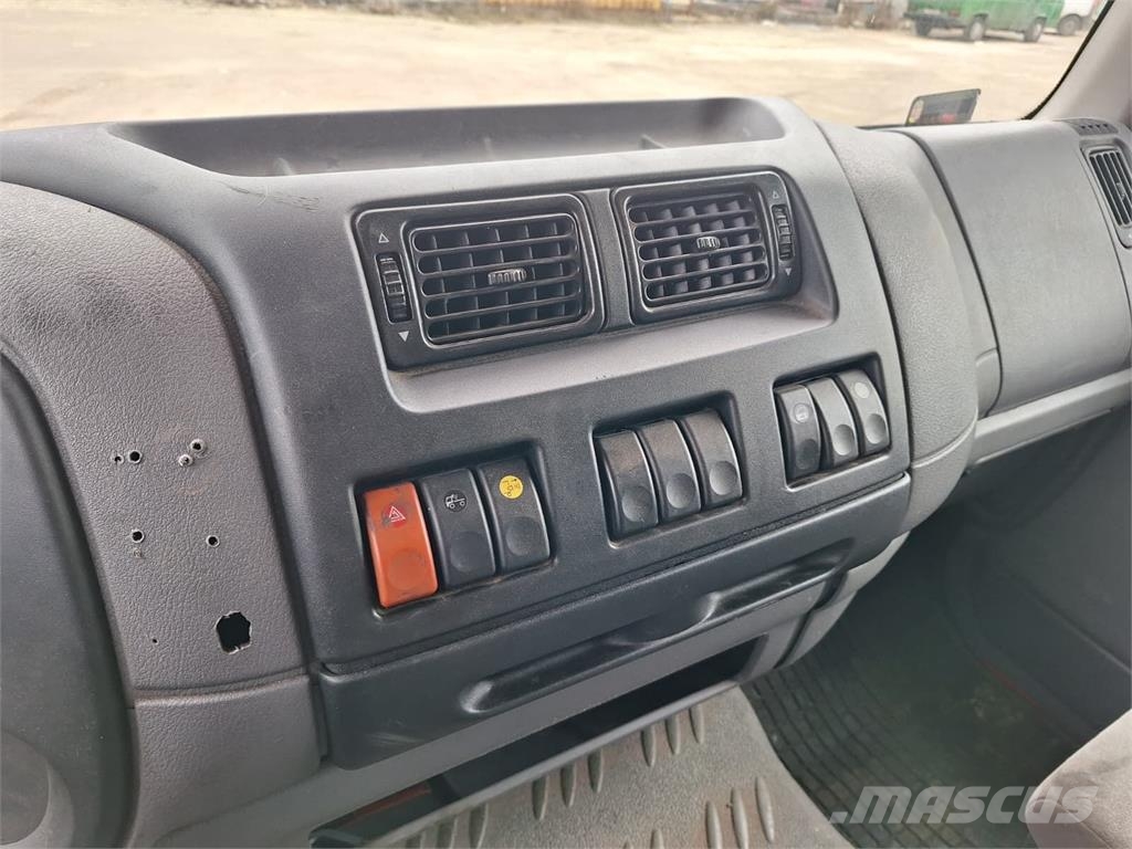 DAF LF 55.220 Koffer + DHollandia LBW 2500 kg Camiones con caja de remolque
