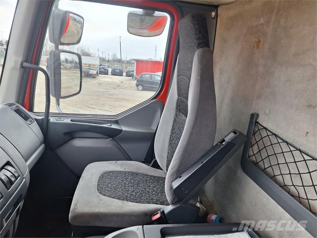 DAF LF 55.220 Koffer + DHollandia LBW 2500 kg Camiones con caja de remolque