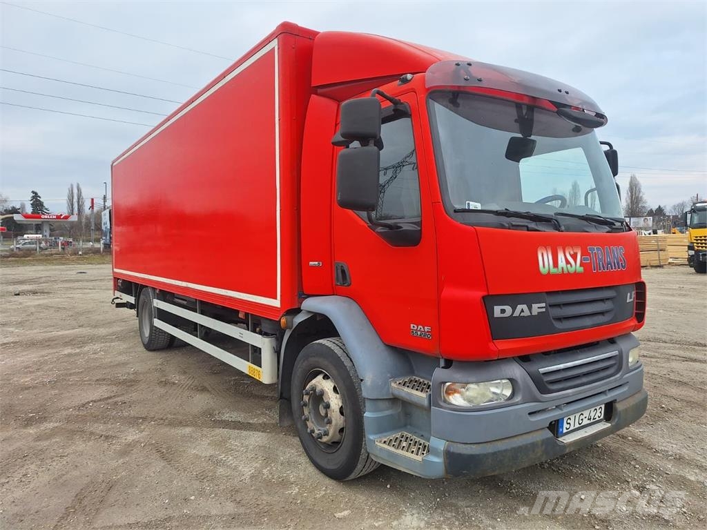DAF LF 55.220 Koffer + DHollandia LBW 2500 kg Camiones con caja de remolque
