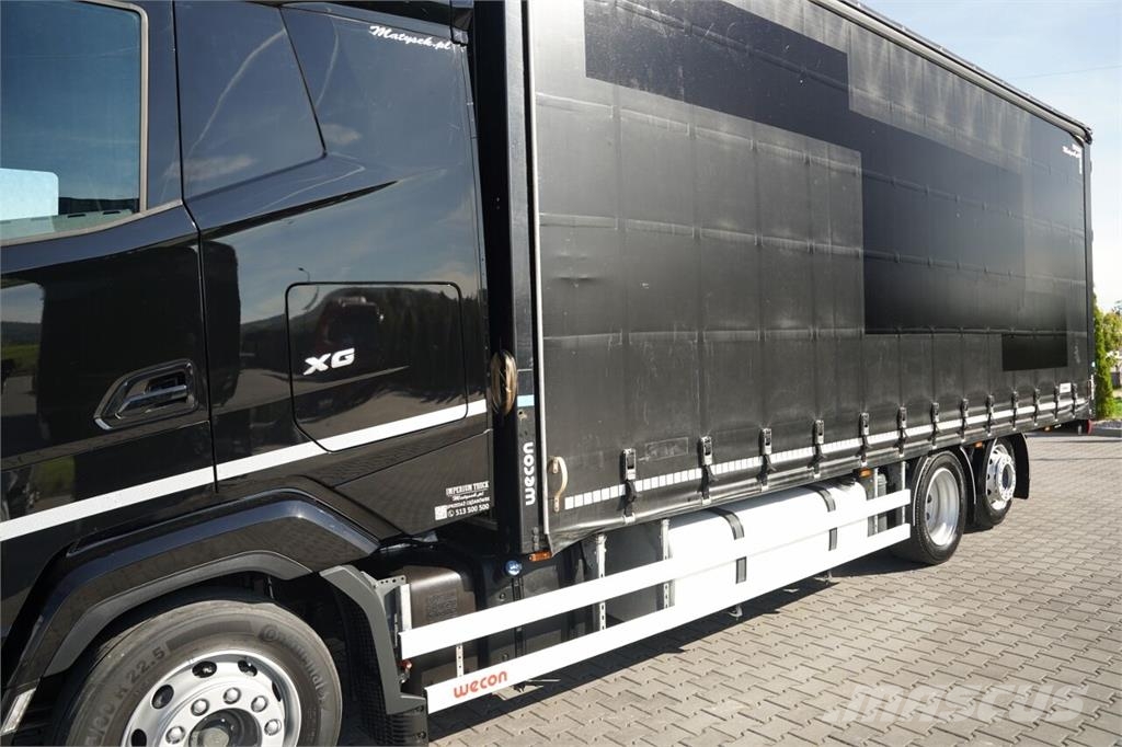 DAF / SOLÓWKA - 7,7 M / 6X2 / I-PARK COOL / OŚ PODNOSZ Curtainsider trucks