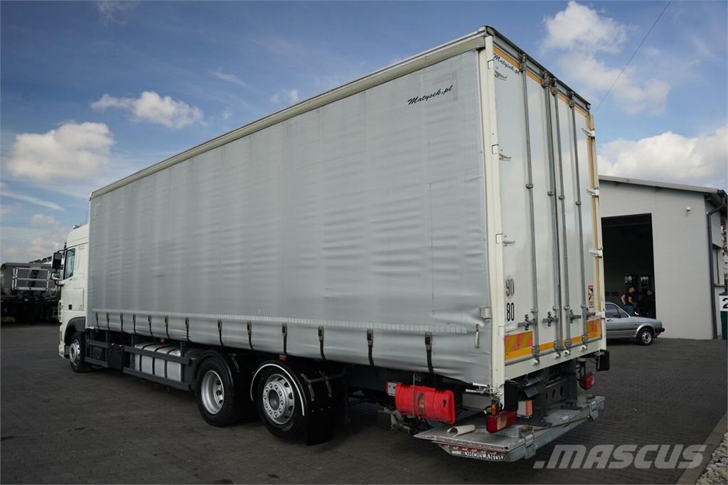 DAF XF 460 / 6x2 / FIRANKA - 9,4 M / SOLÓWKA / WINDA D Curtainsider trucks
