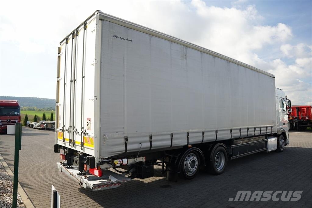 DAF XF 460 / 6x2 / FIRANKA - 9,4 M / SOLÓWKA / WINDA D Curtainsider trucks
