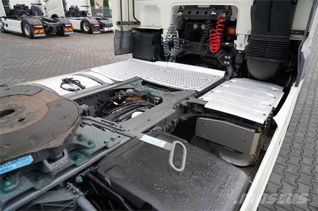 DAF XF 460 / SPACE CAB / EURO 6 Nyergesvontatók