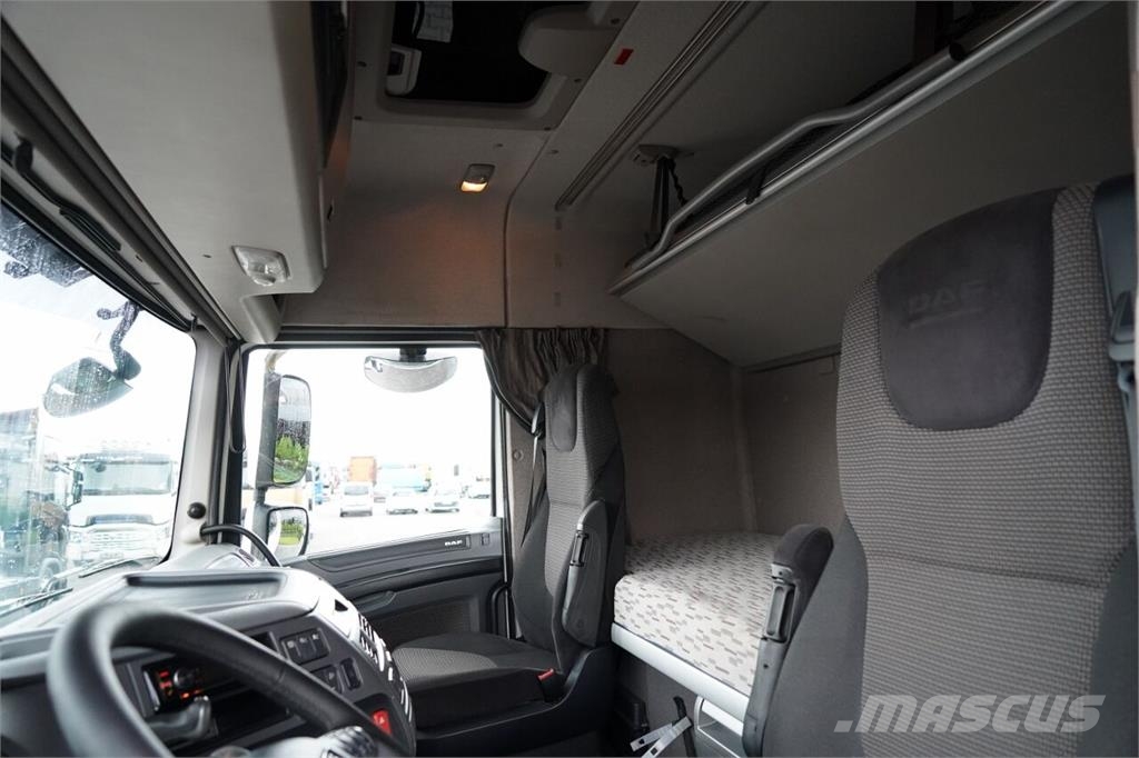 DAF XF 460 / SPACE CAB / EURO 6 Nyergesvontatók