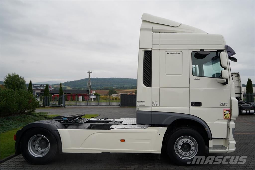 DAF XF 460 / SPACE CAB / EURO 6 Nyergesvontatók