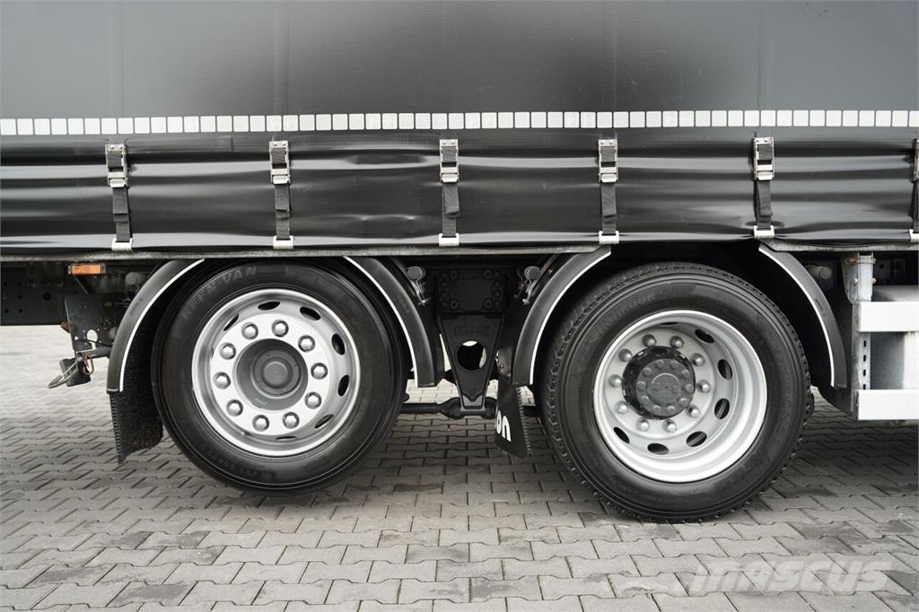 DAF XF 480 Priekabos su tentu
