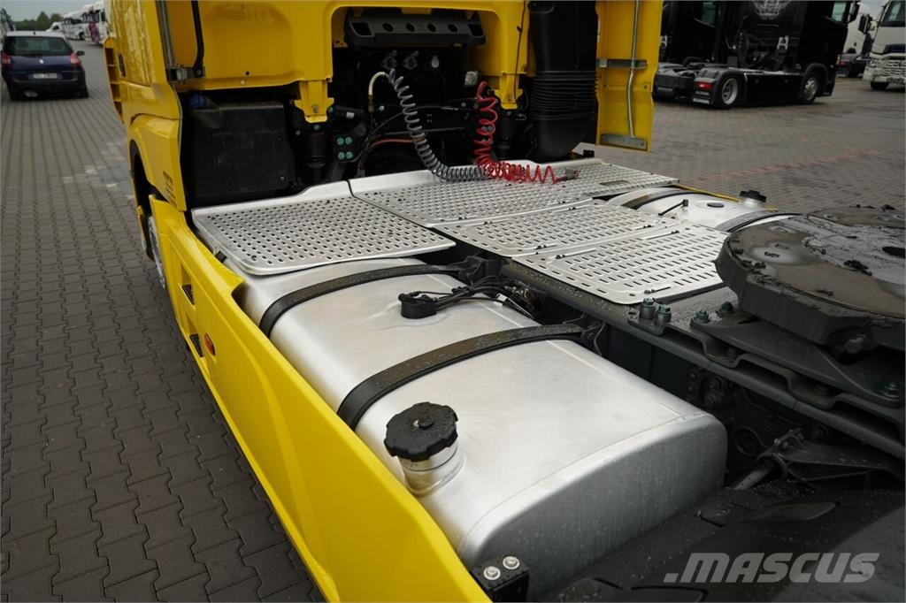 DAF XF XF 530 / SPACE CAB / OPONY 100% / FULL AIRMATIC Trekkers