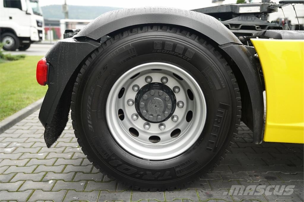 DAF XF XF 530 / SPACE CAB / OPONY 100% / FULL AIRMATIC Trekkers