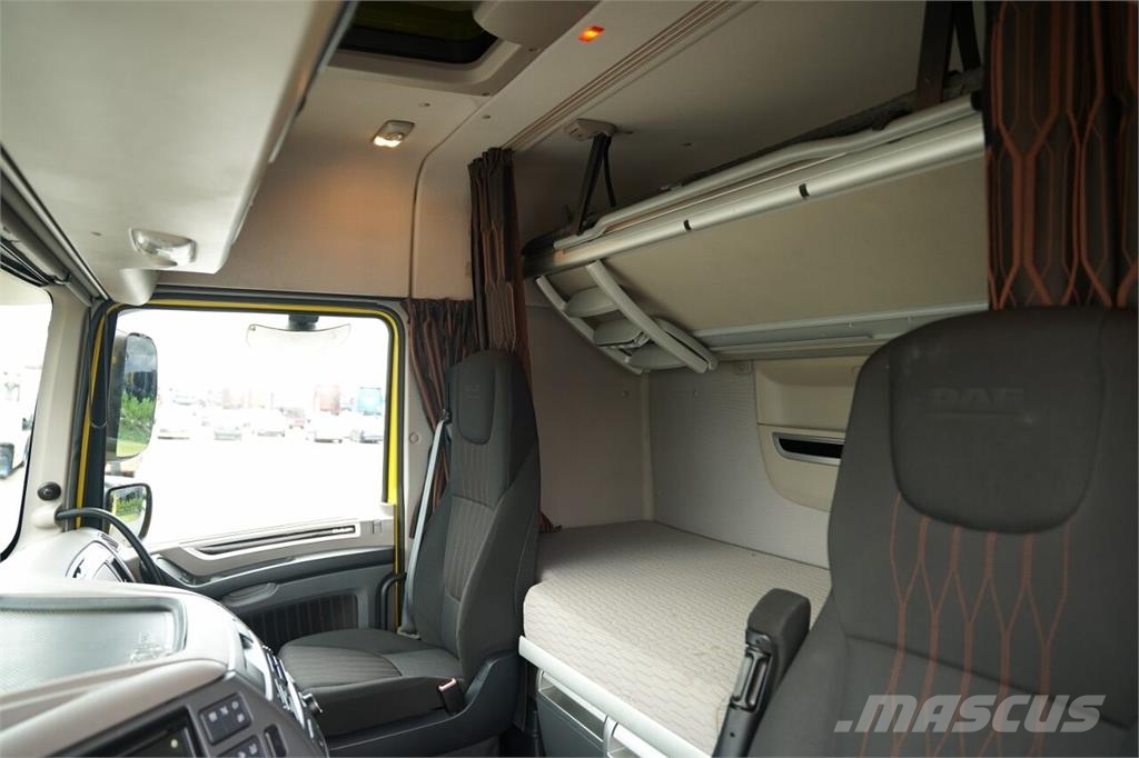 DAF XF XF 530 / SPACE CAB / OPONY 100% / FULL AIRMATIC Trekkers