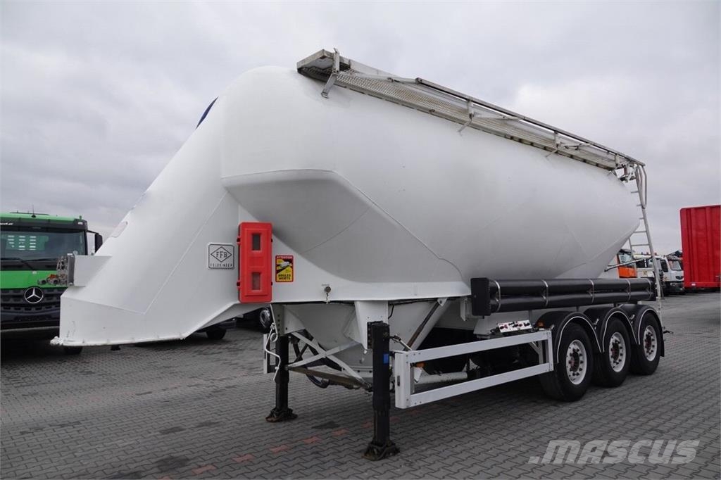 Feldbinder CEMENTONACZEPA / 2 KOMORY / 37 000 L / SILOS / DO Tanker semi-trailers