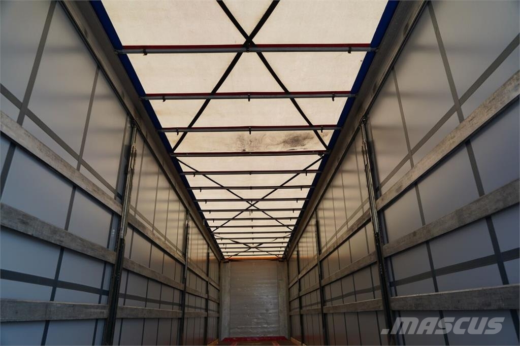 Fliegl Curtainsider semi-trailers