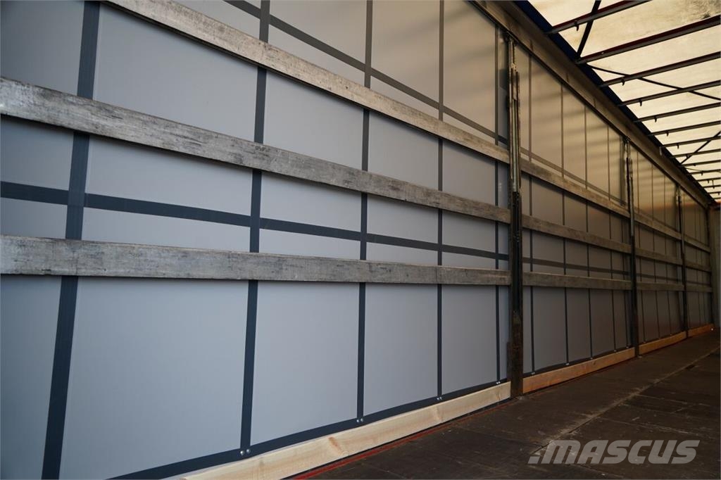 Fliegl Curtainsider semi-trailers