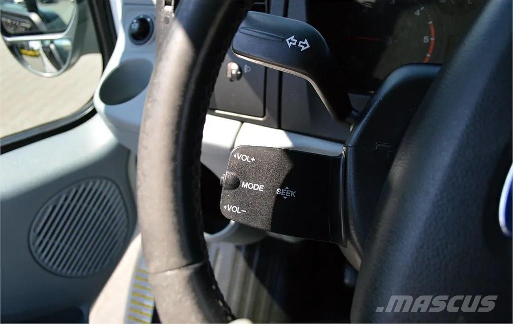 Ford Transit 2.2 9-sits TOP Ďalšie nákladné vozidlá